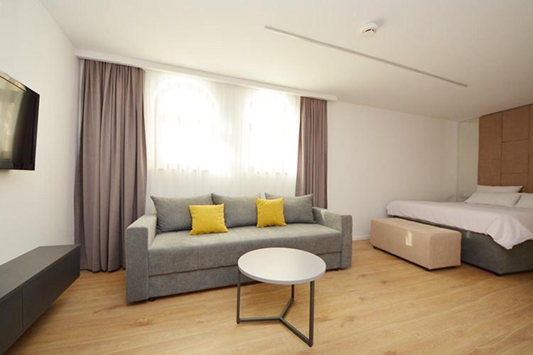 Miss Saray Apartment ซาราเยโว ภายนอก รูปภาพ