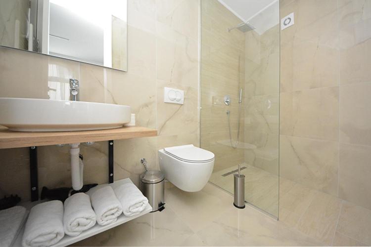 Miss Saray Apartment ซาราเยโว ภายนอก รูปภาพ