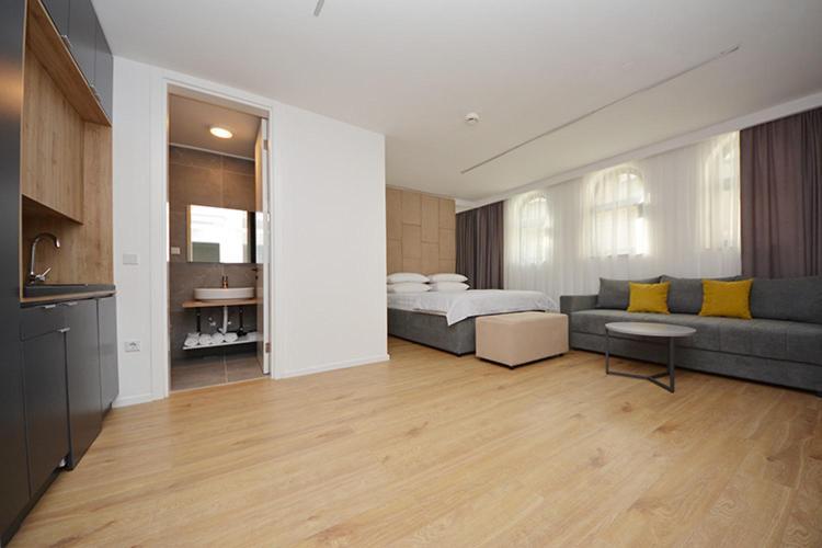 Miss Saray Apartment ซาราเยโว ภายนอก รูปภาพ