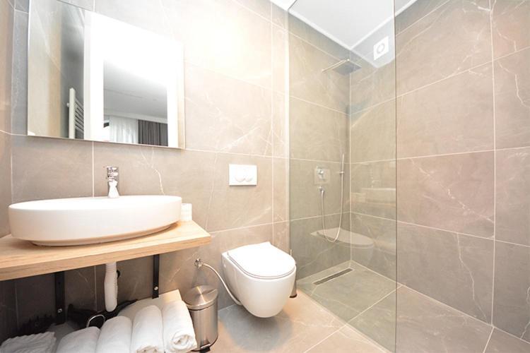 Miss Saray Apartment ซาราเยโว ภายนอก รูปภาพ